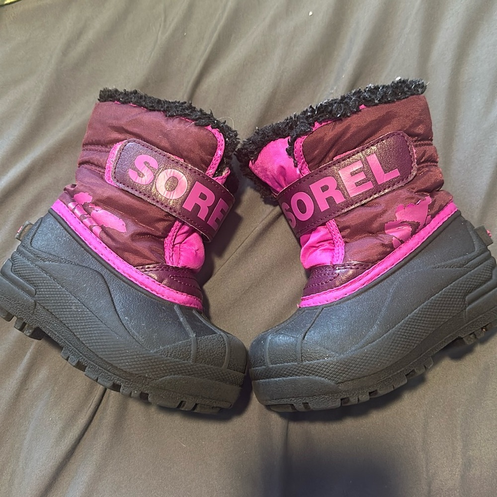 Toddler Sorel boots size 7